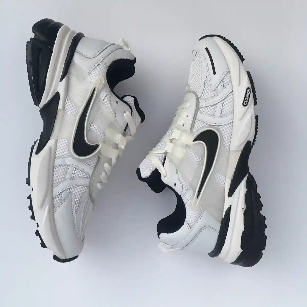 کتونی نایک  NIKE v2k سفید مشکی کد 197